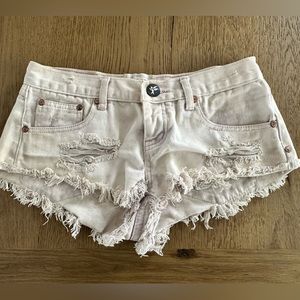 ✨So cute✨ ONE TEASPOON denim jeans